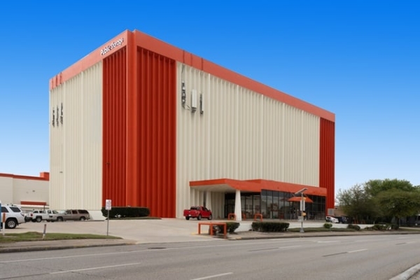 Storage Units at Public Storage - Houston - 5615 Westheimer Rd - 5615 Westheimer Rd
