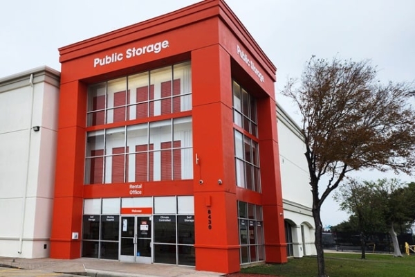 Storage Units at Public Storage - Houston - 8430 Gulf Freeway - 8430 Gulf Freeway