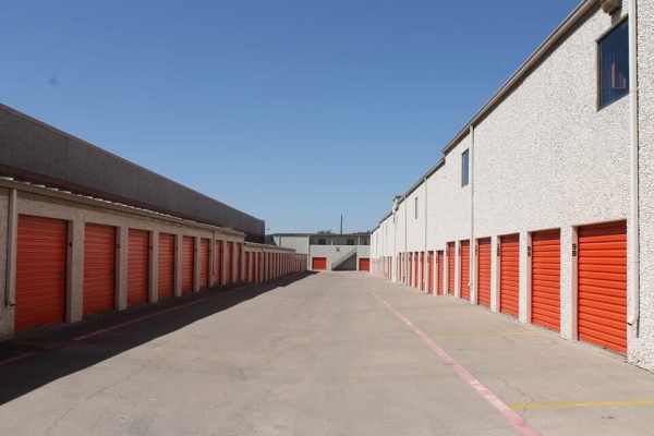 Facility photo: //images.sparefoot.com/medium/2134966884d36ab6d04.jpg