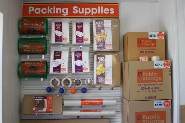 Storage Units at Public Storage - Addison - 14729 Inwood Road - 14729 Inwood Road