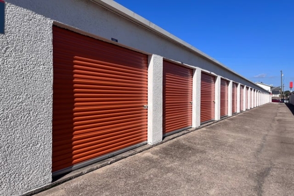 Facility photo: //images.sparefoot.com/medium/21349769f7495e819e3.jpg