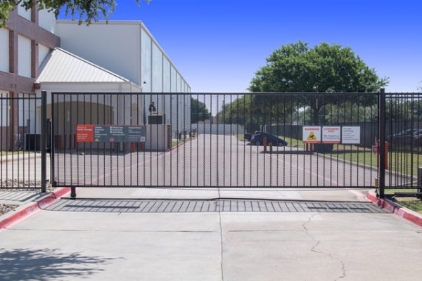 Storage Units at Public Storage - Plano - 2200 K Ave - 2200 Avenue K