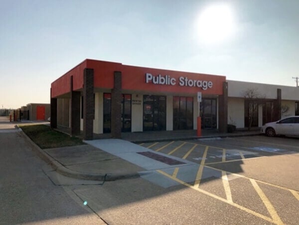 Storage Units at Public Storage - Arlington - 3008 West Division Street - 3008 West Division Street
