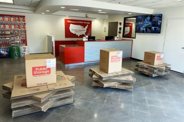 Storage Units at Public Storage - Houston - 2303 W Loop S - 2303 W Loop S