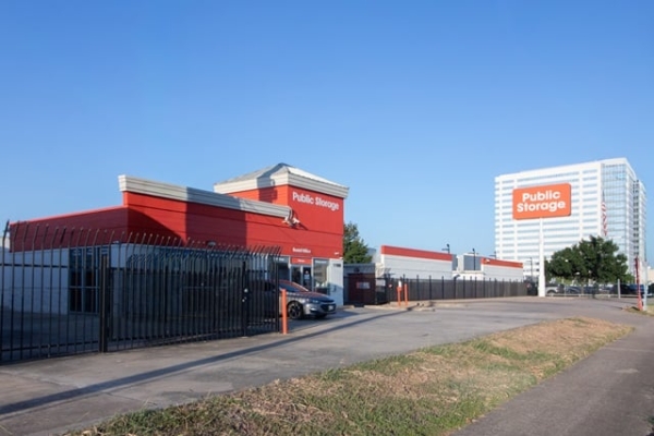 Storage Units at Public Storage - Houston - 11900 Katy Freeway - 11900 Katy Freeway