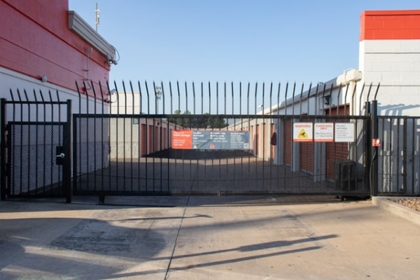 Storage Units at Public Storage - Houston - 11900 Katy Freeway - 11900 Katy Freeway