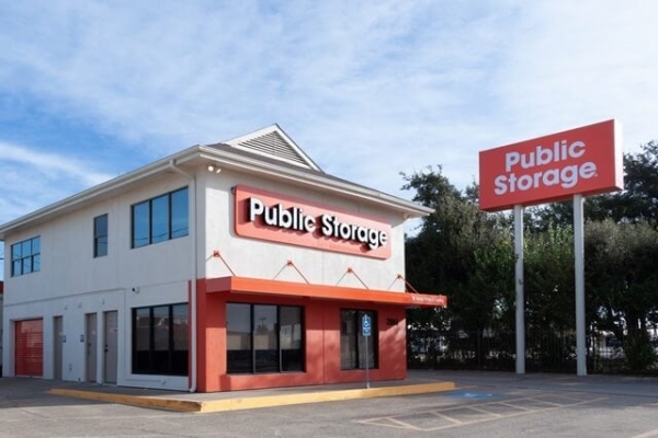 Storage Units at Public Storage - Dallas - 2861 Walnut Hill Lane - 2861 Walnut Hill Lane