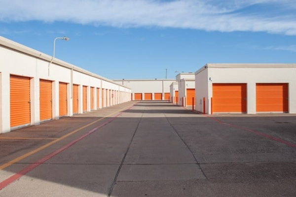 Storage Units at Public Storage - Dallas - 2861 Walnut Hill Lane - 2861 Walnut Hill Lane