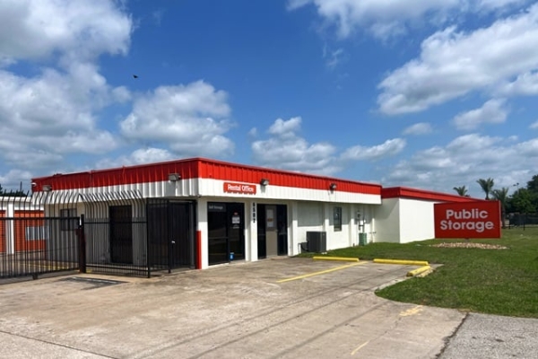 Storage Units at Public Storage - Houston - 6502 Highway 6 South - 6502 Highway 6 South