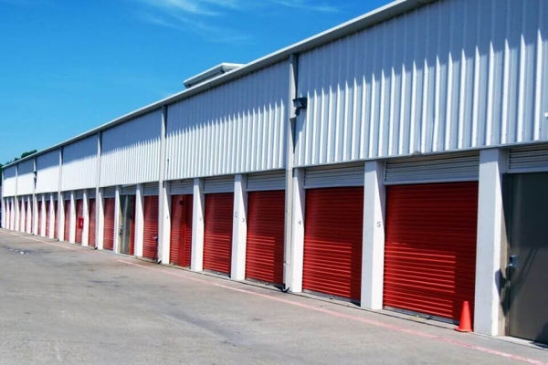 Storage Units at Public Storage - Dallas - 4401 S Westmoreland Road - 4401 S Westmoreland Road