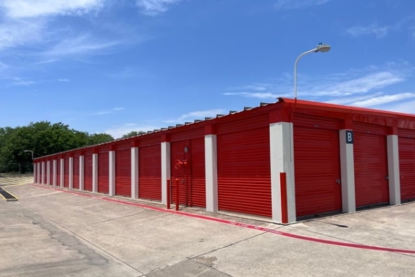 Storage Units at Public Storage - Dallas - 1605 Vilbig Road - 1605 Vilbig Road