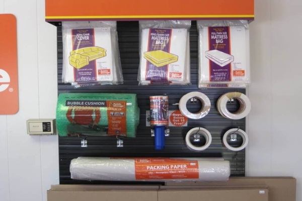 Facility photo: //images.sparefoot.com/medium/213517693ad3e80b577.jpg