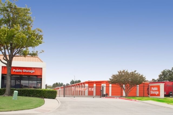 Facility photo: //images.sparefoot.com/medium/2135246884d3f4367f4.jpg