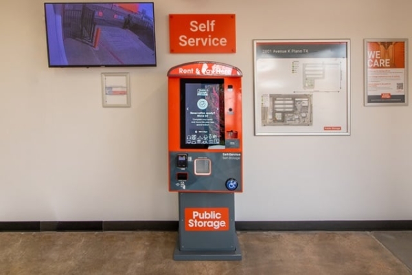 Facility photo: //images.sparefoot.com/medium/213528688cbd7e33ab9.jpg