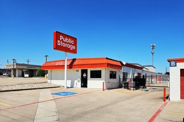 Facility photo: //images.sparefoot.com/medium/21352969f9f285c4a76.jpg