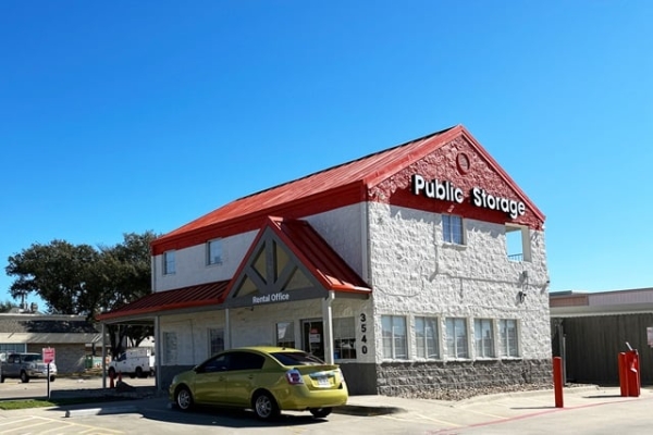 Storage Units at Public Storage - Dallas - 3540 Inwood Road - 3540 Inwood Road