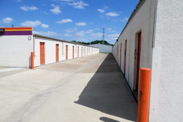 Storage Units at Public Storage - Dallas - 11038 Alvin Street - 11038 Alvin Street