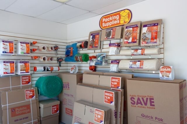 Storage Units at Public Storage - Houston - 6615 S Gessner Drive - 6615 S Gessner Drive