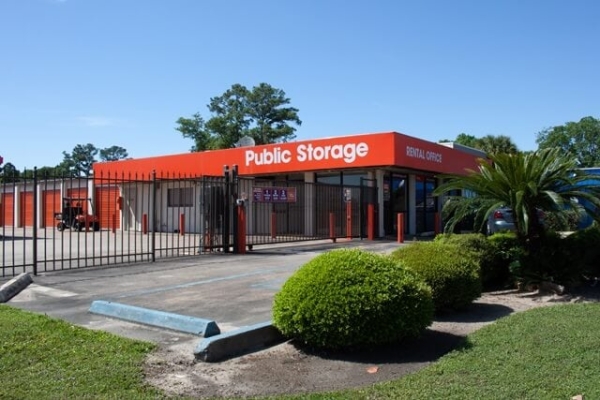 Storage Units at Public Storage - Houston - 9576 Cypress Creek Pkwy - 9576 Fm 1960 Road West