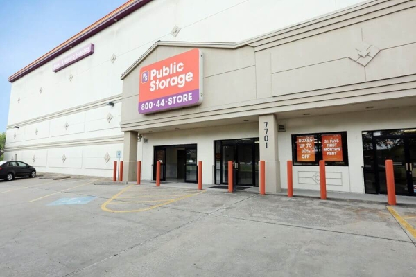 Storage Units at Public Storage - Houston - 7701 Main Street - 7701 S Main Street