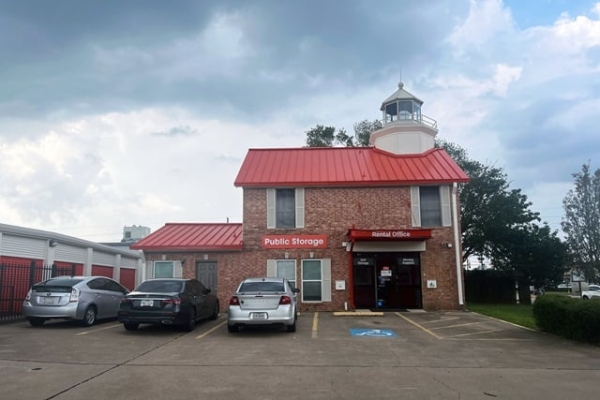 Facility photo: //images.sparefoot.com/medium/2135656884d46165019.jpg