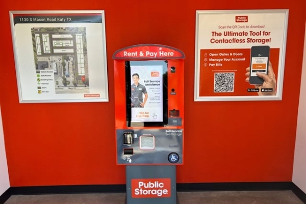 Facility photo: //images.sparefoot.com/medium/2135656884d46345c56.jpg