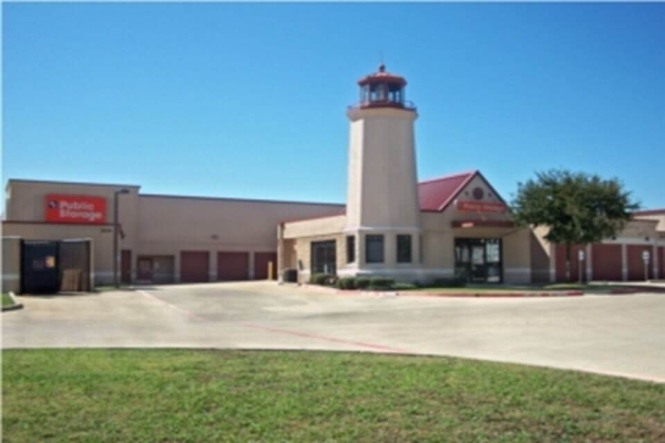 Storage Units at Public Storage - Irving - 3430 W Walnut Hill Lane - 3430 W Walnut Hill Lane