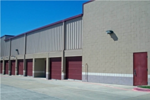Storage Units at Public Storage - Irving - 3430 W Walnut Hill Lane - 3430 W Walnut Hill Lane