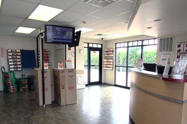 Storage Units at Public Storage - Houston - 14645 Woodforest Blvd - 14645 Woodforest Blvd