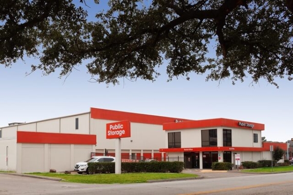 Facility photo: //images.sparefoot.com/medium/213588693c2746b058a.jpg