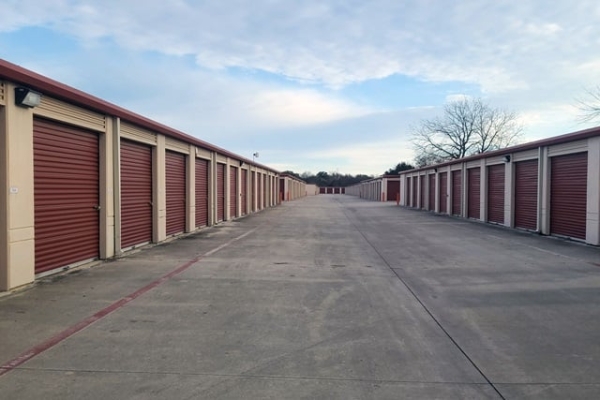 Facility photo: //images.sparefoot.com/medium/2135946877a5d77ad09.jpg