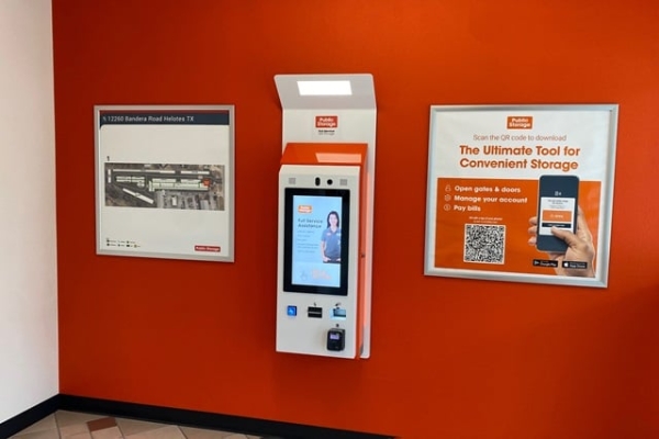 Facility photo: //images.sparefoot.com/medium/213594693ad3b620990.jpg