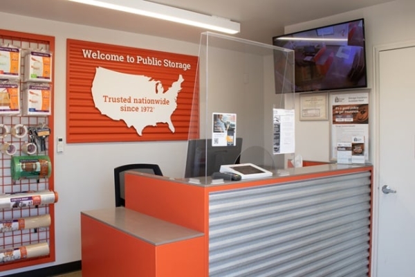 Storage Units at Public Storage - Irving - 1520 W Irving Blvd - 1520 W Irving Blvd