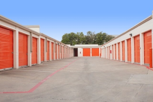 Storage Units at Public Storage - Dallas - 2420 N Haskell Ave - 2420 N Haskell Ave
