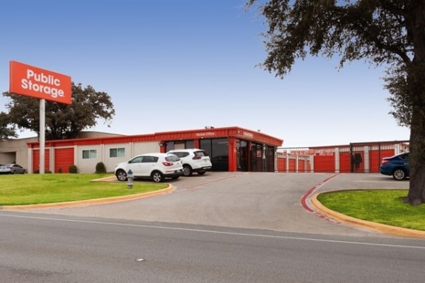 Facility photo: //images.sparefoot.com/medium/2136006884d41070a00.jpg