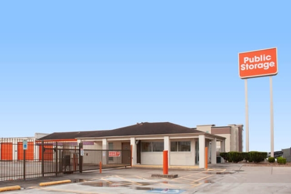 Storage Units at Public Storage - Houston - 9420 S Main Street - 9420 S Main Street