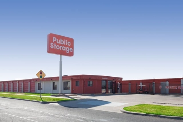 Storage Units at Public Storage - Fort Worth - 8801 West Fwy - 8801 West Fwy