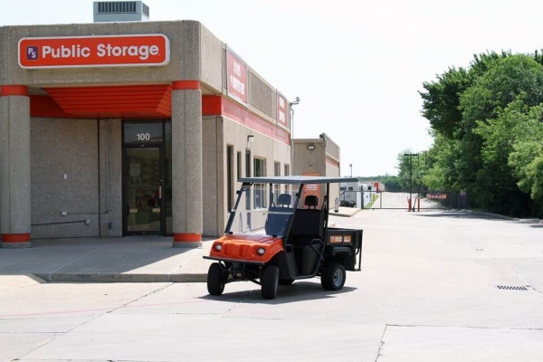Storage Units at Public Storage - Irving - 100 N MacArthur Blvd - 100 N MacArthur Blvd
