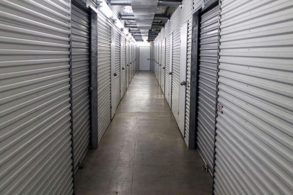 Facility photo: //images.sparefoot.com/medium/2136096878f665e874f.jpg