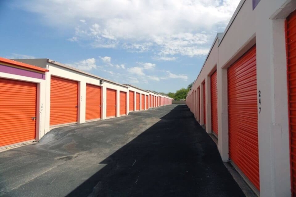 Storage Units at Public Storage - San Antonio - 10652 N Interstate Highway 35 - 10652 N Interstate Highway 35