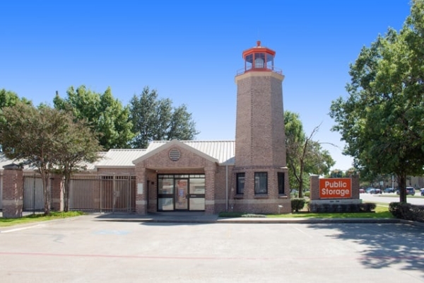 Storage Units at Public Storage - Irving - 7500 N MacArthur Blvd - 7500 N MacArthur Blvd
