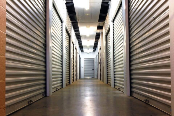 Facility photo: //images.sparefoot.com/medium/213619689c8ffe7b131.jpg