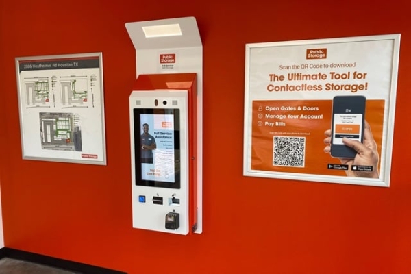 Facility photo: //images.sparefoot.com/medium/213619695d1892971e5.jpg