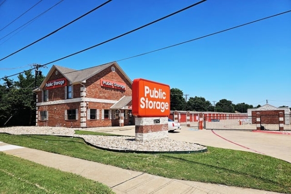 Facility photo: //images.sparefoot.com/medium/21362169f4aa0b099a7.jpg