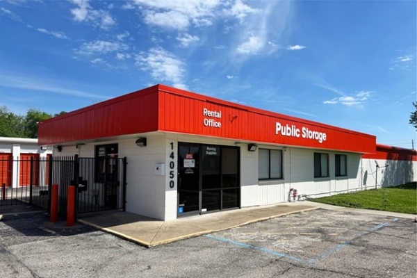Storage Units at Public Storage - Houston - 14050 NW Freeway - 14050 Nw Freeway