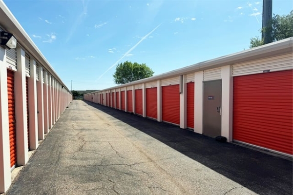 Storage Units at Public Storage - Houston - 14050 NW Freeway - 14050 Nw Freeway
