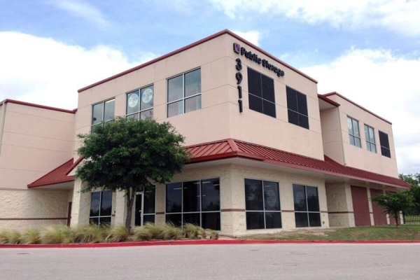 Facility photo: //images.sparefoot.com/medium/213624689de1d86a8c4.jpg