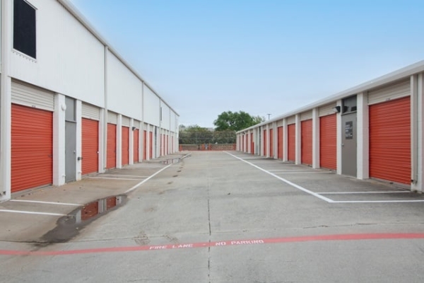 Storage Units at Public Storage - Plano - 5920 W Plano Pkwy - 5920 W Plano Pkwy