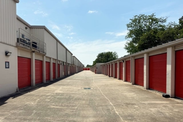 Storage Units at Public Storage - Houston - 2100 North Loop West - 2100 North Loop West
