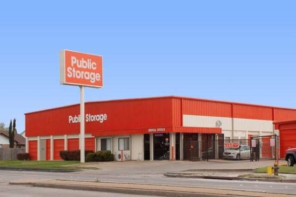 Facility photo: //images.sparefoot.com/medium/2136346884d3ed66341.jpg